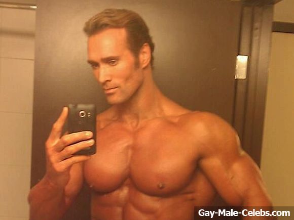 Mike Ohearn Leaked Frontal Nude Selfie Gay Male