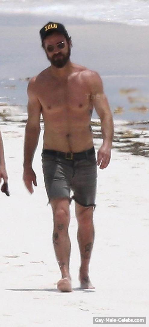 Justin Theroux Caught By Paparazzi Shirtless The Men Men