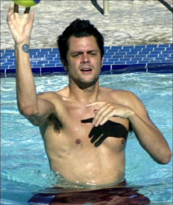 Johnny Knoxville and Kris Allen nude photos - BareMaleCelebs The Legendary ...