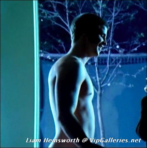 Liam Hemsworth and Luke Wilson nude photos - BareMaleCelebs The Legendary M...