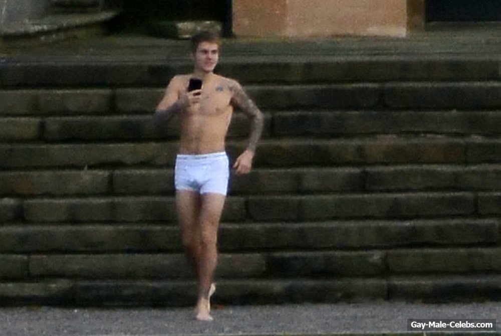 Justin Bieber Paparazzi Underwear Outdoors Photos