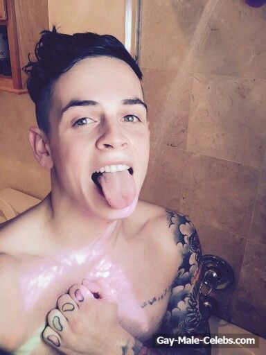 Daniel Sahyounie Frontal Nude And Underwear Selfie