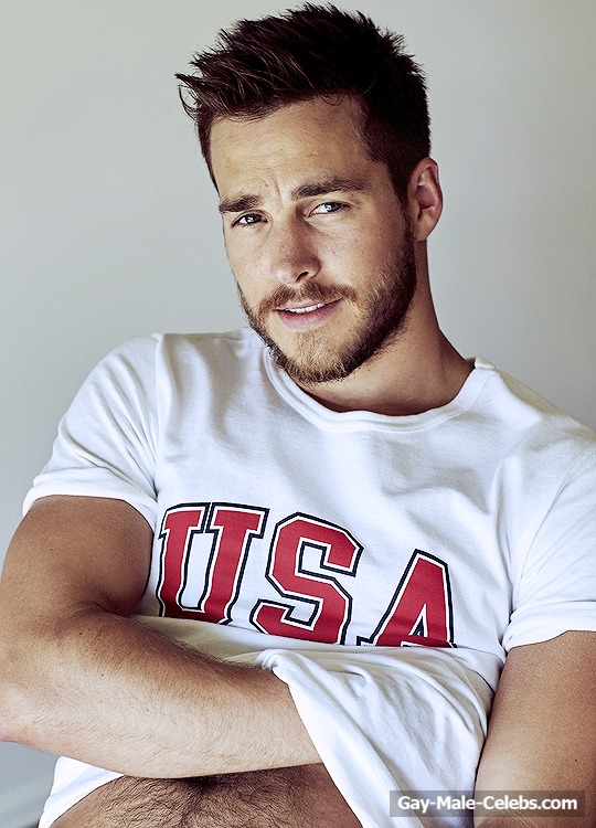 American actor Chris Wood Sexy Shirtless Photoshoot