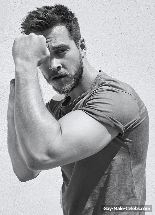 American actor Chris Wood Sexy Shirtless Photoshoot