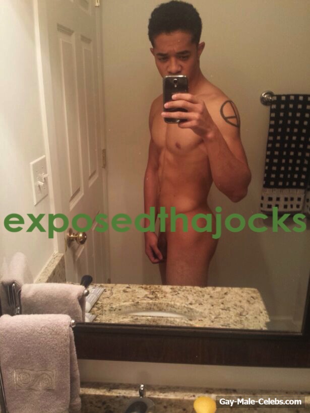 Gary LeRoi Gray Leaked Frontal Nude Selfie