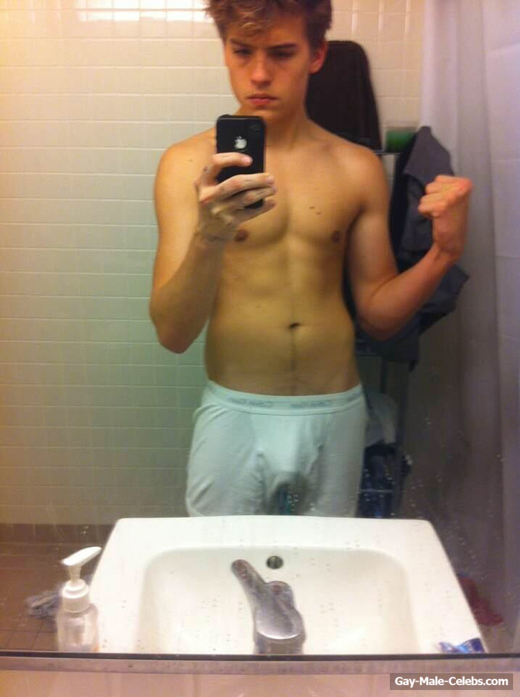 Dylan Sprouse Leaked Nude And Underwear Selfie