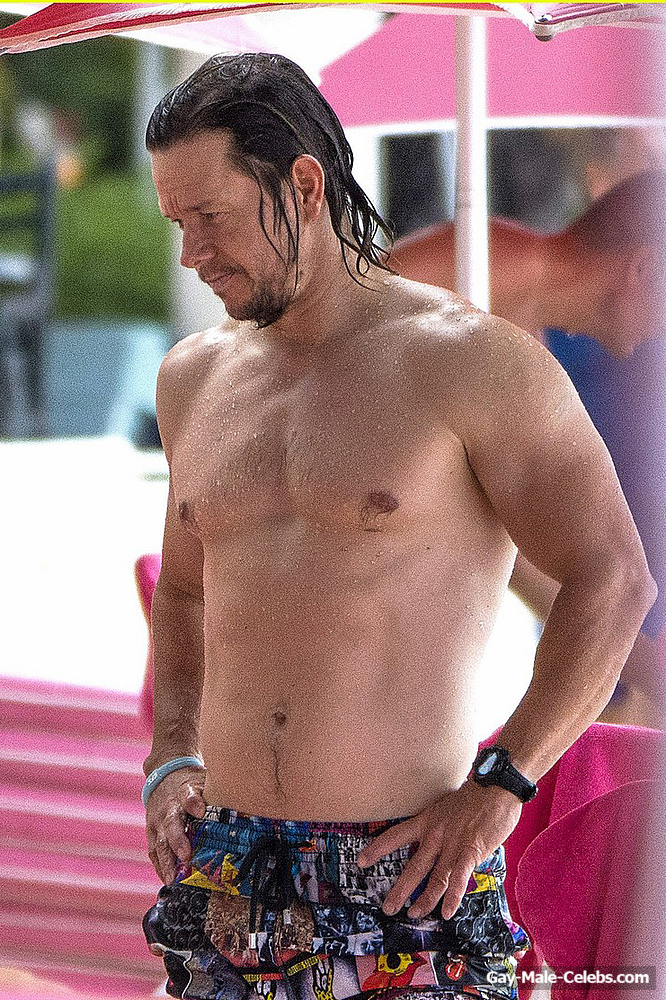 Mark Wahlberg Paparazzi Shirtless Beach Photos