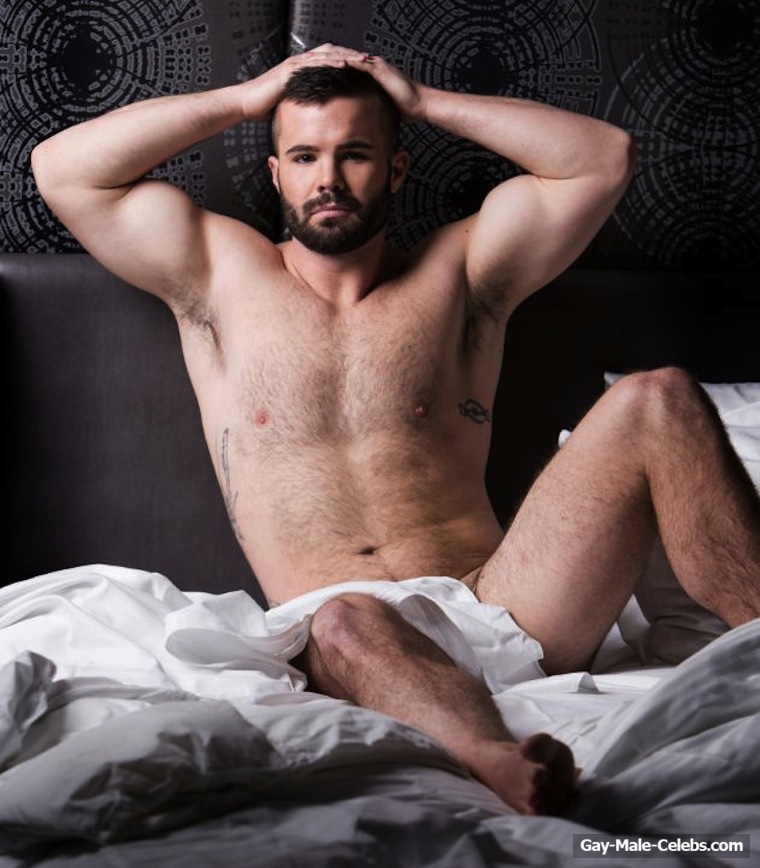 Simon Dunn Nude and Underwear Photos