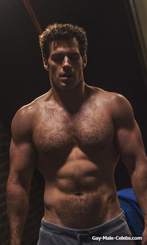 Henry Cavill Nude and Sexy Photos