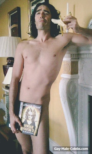 Russell Brand Frontal Nude and Underwear Photos