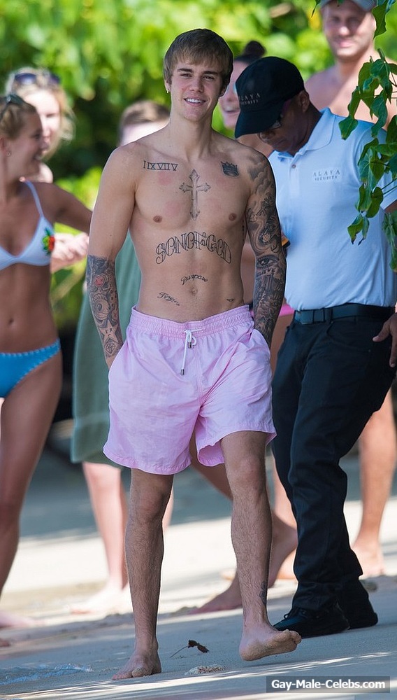 Justin Bieber Paparazzi Sexy Shirtless Photos