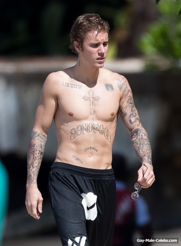 Justin Bieber Paparazzi Sexy Shirtless Photos