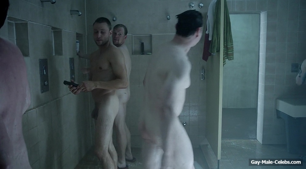 Actor Max Riemelt Frontal Nude in Freier Fall