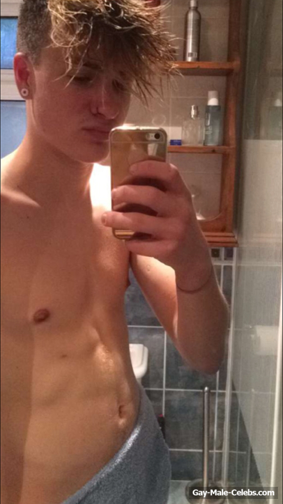 The X Factor UK Star Giles Potter Leaked Frontal Nude Selfie