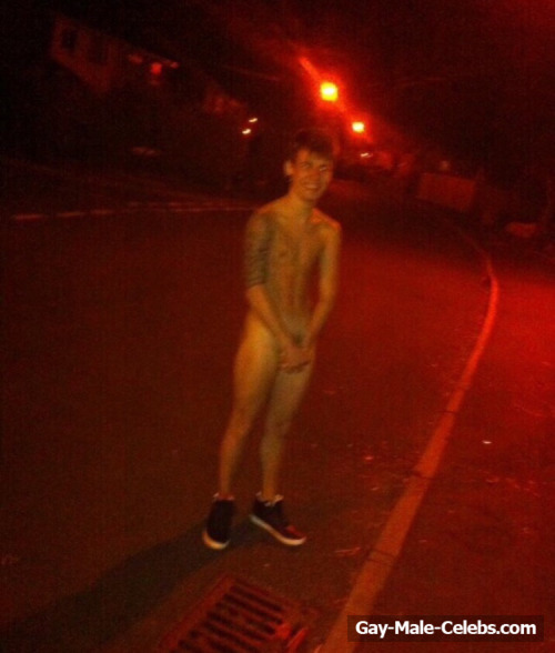 Jake Sims Leaked Frontal Nude Selfie