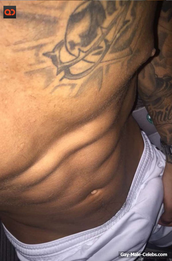 Male Model and Singer Jude Moore Leaked Nude Selfie Photos