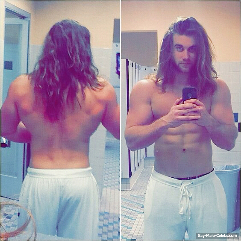 Brock O’Hurn Exposed Muscle Butt and Bulge Selfie