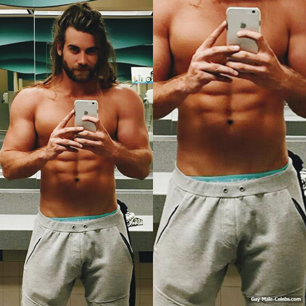 Brock O’Hurn Exposed Muscle Butt and Bulge Selfie