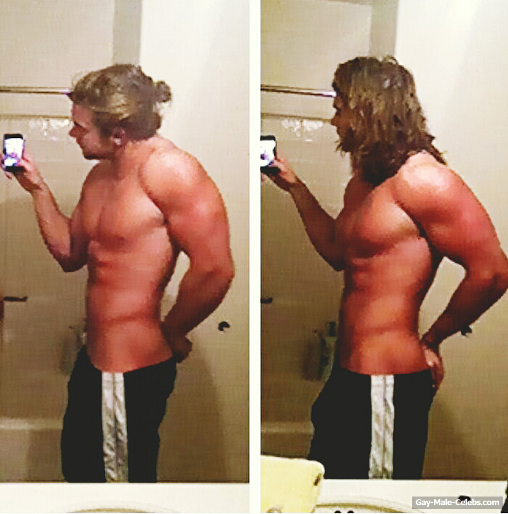 Brock O’Hurn Exposed Muscle Butt and Bulge Selfie
