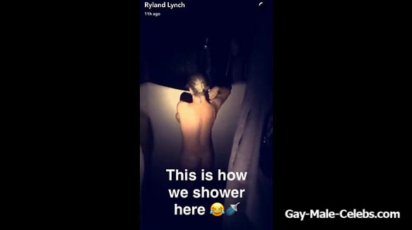Riker Lynch Caught Flashing His Nude Wet Ass In The Shower