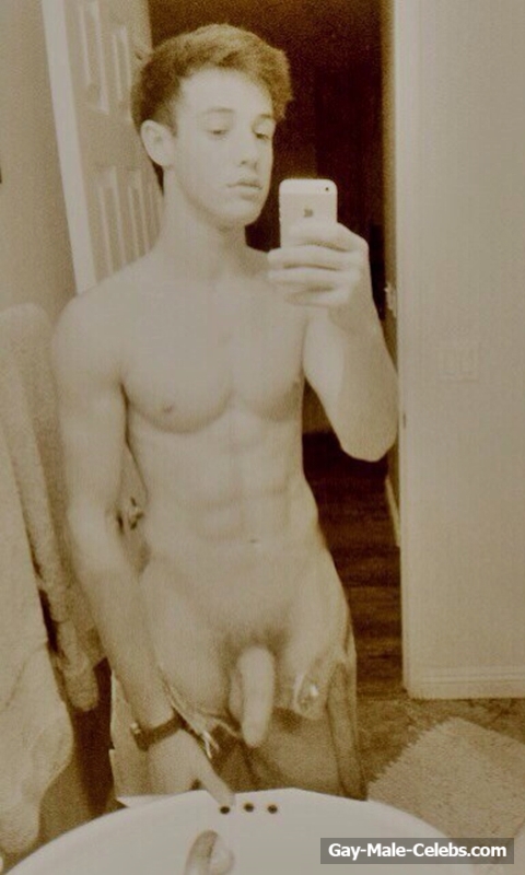 Cameron Dallas Stolen Frontal Nude and Hot Selfie