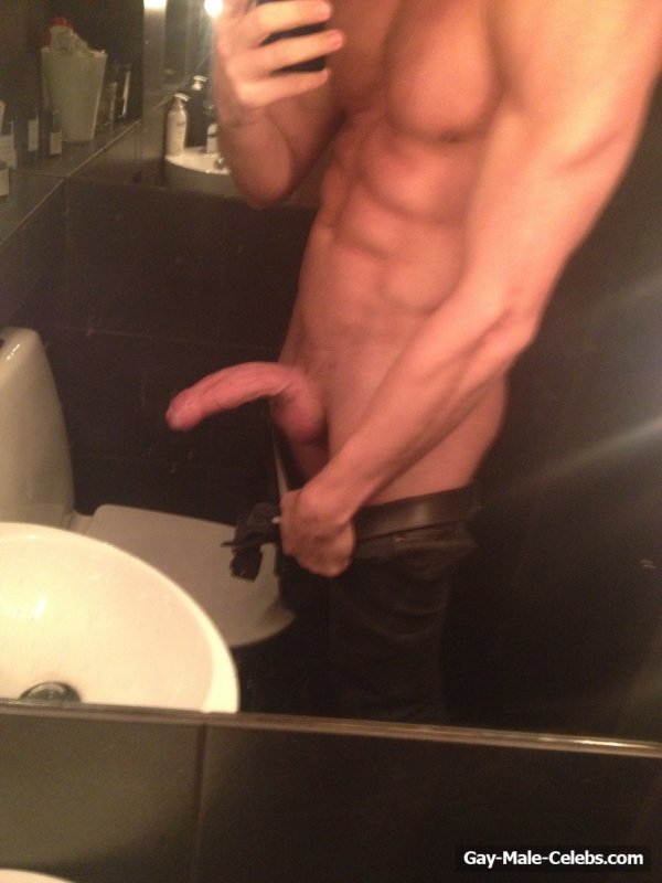 Dhani Lennevald Leaked Nude Selfie Mirror Photos.