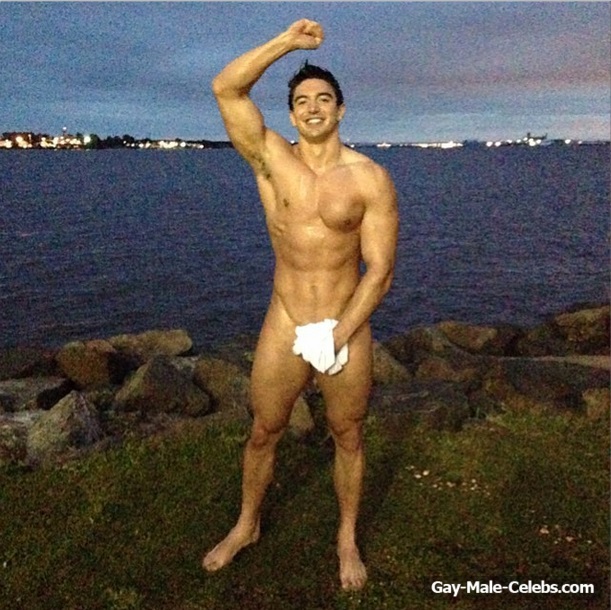 Steve Grand Leaked Frontal Nude Photos (Fake?)