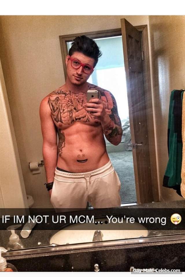 Scotty Sire Nude Ass and Underwear Sexy Selfie