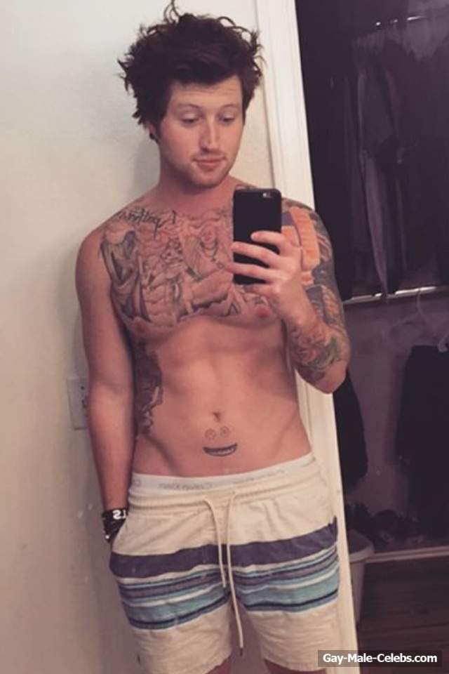 Scotty Sire Nude Ass and Underwear Sexy Selfie.