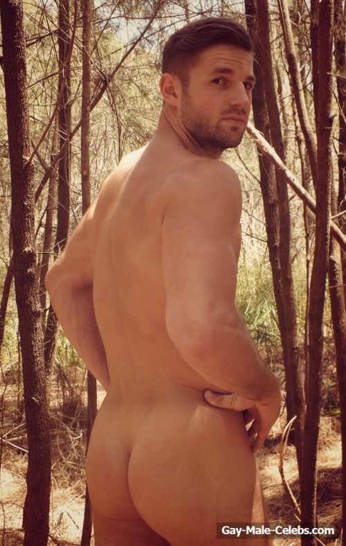 Luke Casey Frontal Nude and Underwear Photos