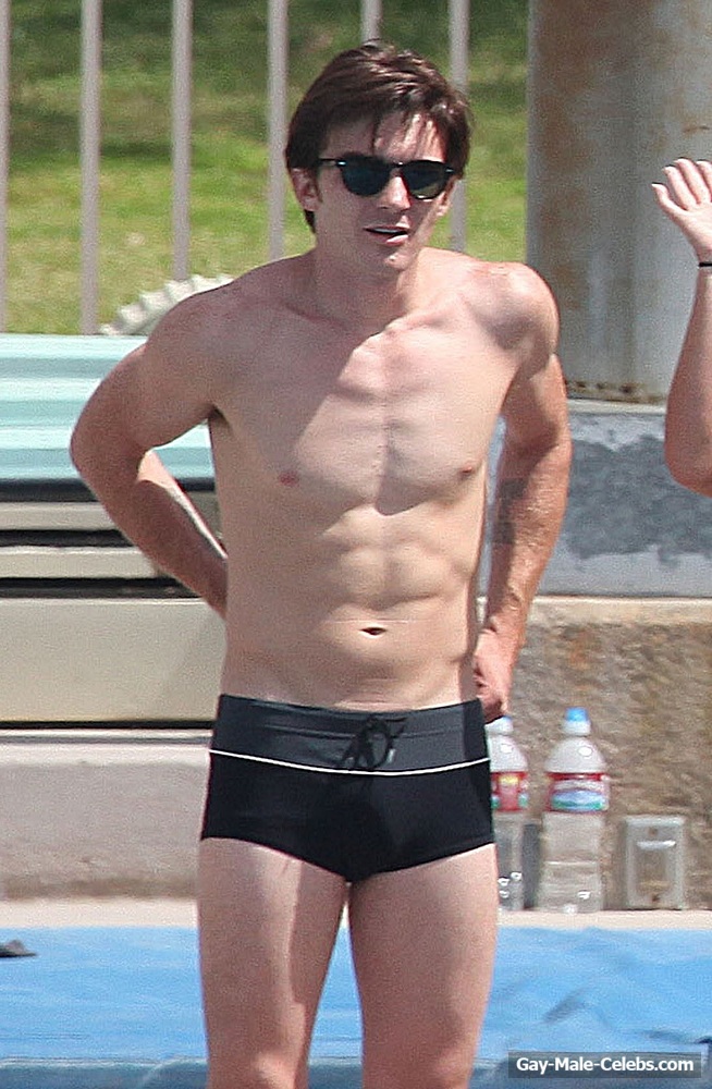 Drake Bell Shirtless and Bulge Photos