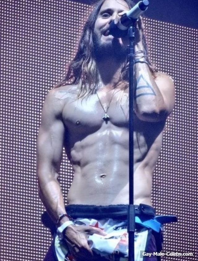 Jared Leto Shows His Dick and Posing In Underwear