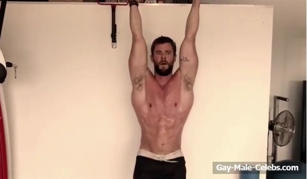Chris Hemsworth Shirtless and Showing His Strong ABS