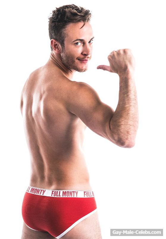 Gary Lucy Shows Off His Sweet Bare Ass