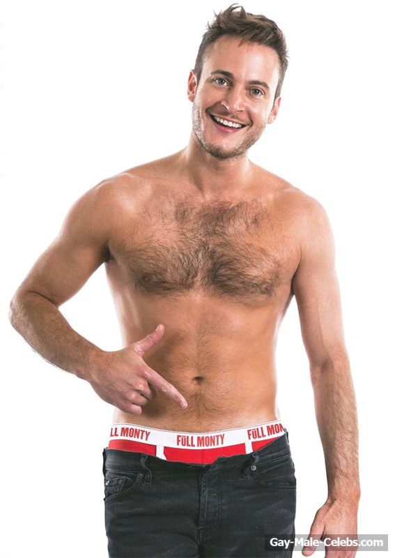 Gary Lucy Shows Off His Sweet Bare Ass