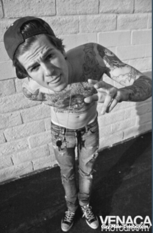 Jesse Rutherford Frontal Nude and Sexy Photos