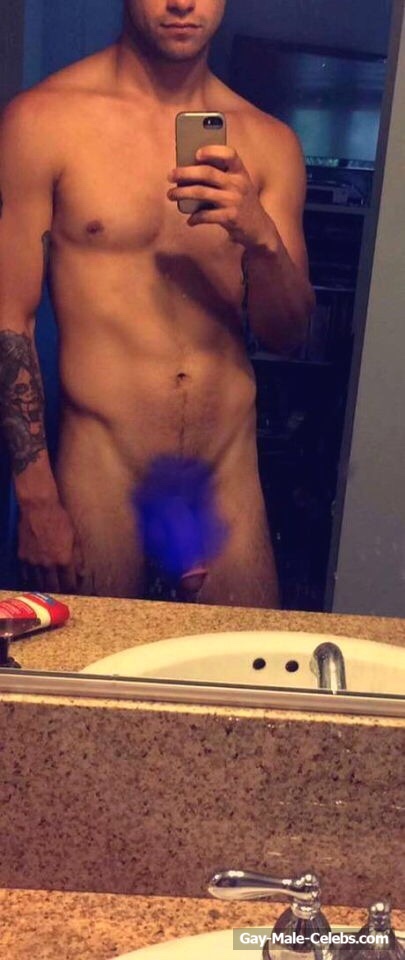 Jesse Posey (Tyler Posey Brother) Takes Pictures Of His Great Cock and Ass