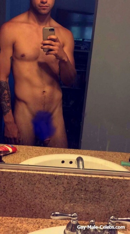 Jesse Posey (Tyler Posey Brother) Takes Pictures Of His Great Cock and Ass