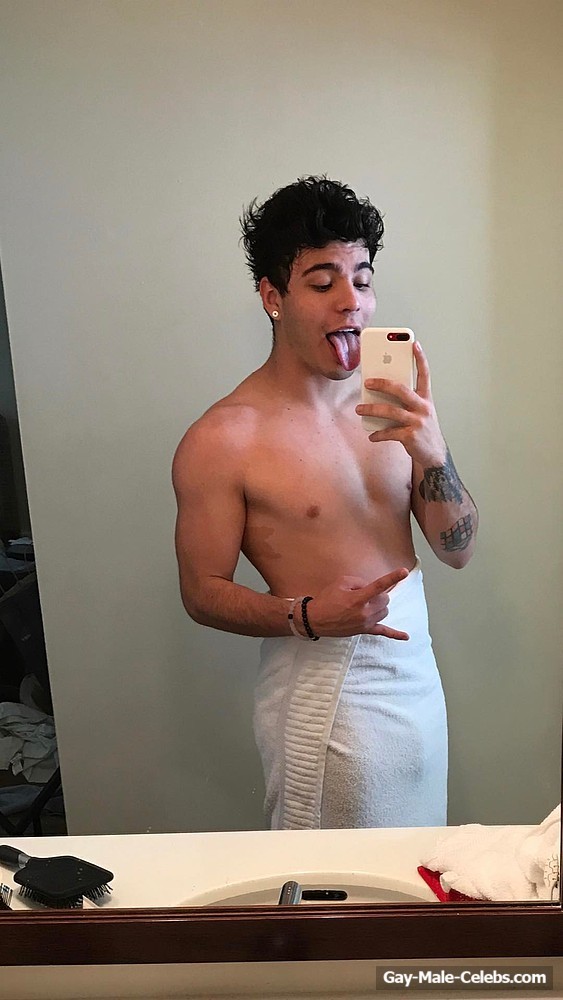 Mario Bautista Showing Monster Cock On The Leaked Selfie