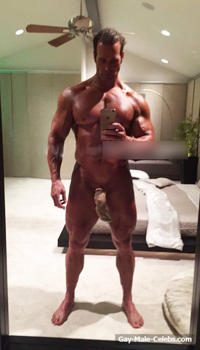 Mike OHearn Leaked Frontal Nude Selfie