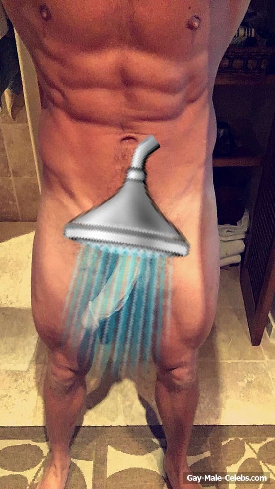 Joe Anglim Caught Flashing His Great Cock In The Shower