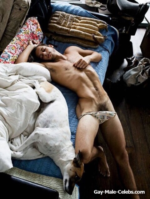 Max Emerson Nude and Underwear Selfie