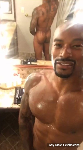 Tyson Beckford Showing Off His Nude Muscle Ass