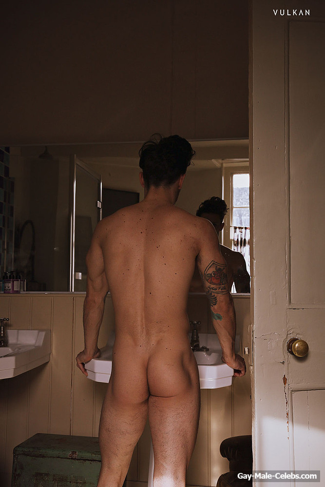 Hot Male Model Diego Barrueco Posing All Naked