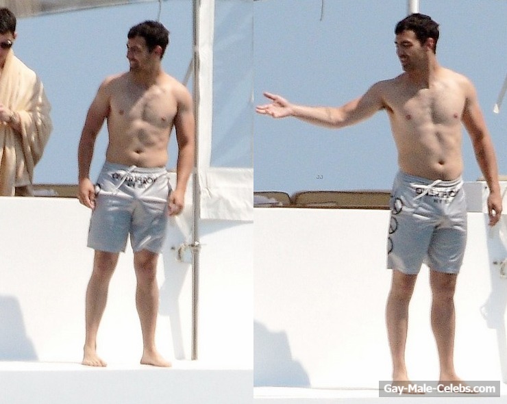 Joe Jonas Posing Shirtless In A Underwear And Bulge Photos