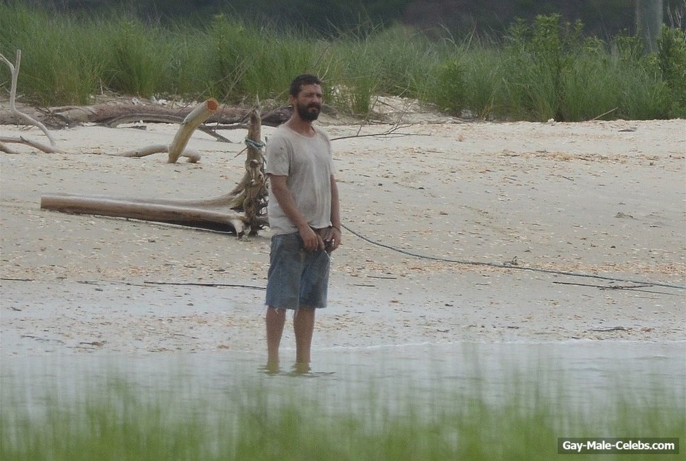 Shia LaBeouf Caught By Paparazzi Flashing His Cock While Pissing