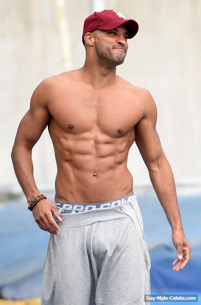 Ricky Whittle Paparazzi Shirtless And Bulge Photos