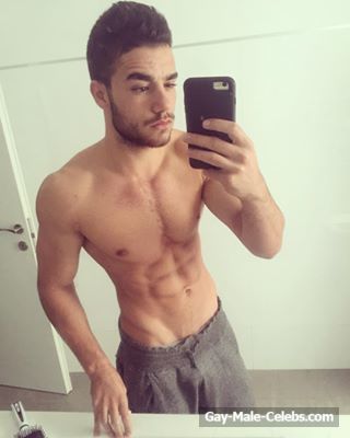 Male Model Ariel Ben Attar Doing His Sexy Nude Selfie