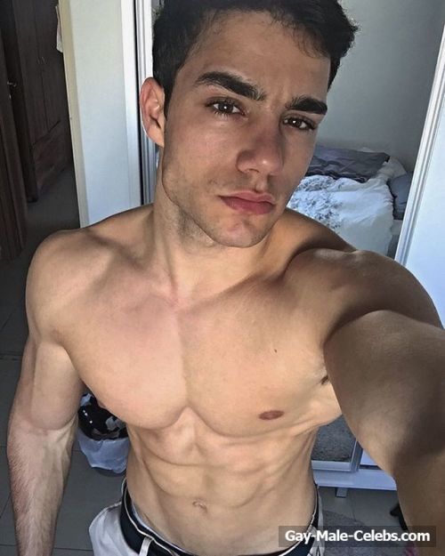 Male Model Ariel Ben Attar Doing His Sexy Nude Selfie