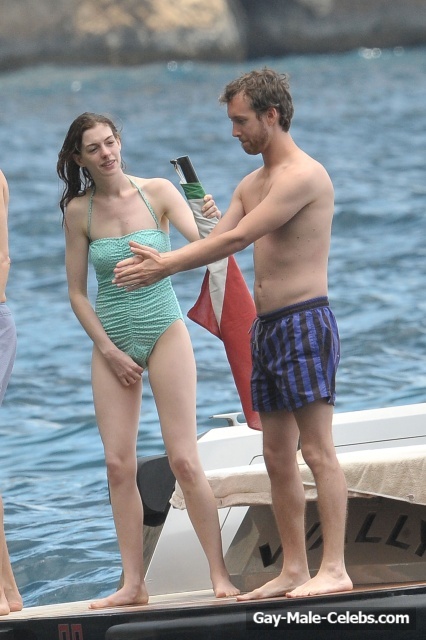 Anne Hathaway’s Husband Actor Adam Shulman Leaked Nude Photos